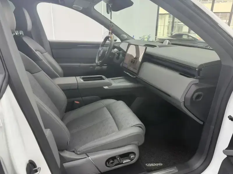 2025 Zeekr 7X с пробегом 33 000 км