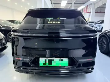 2025 Zeekr 7X с пробегом 30 000 км