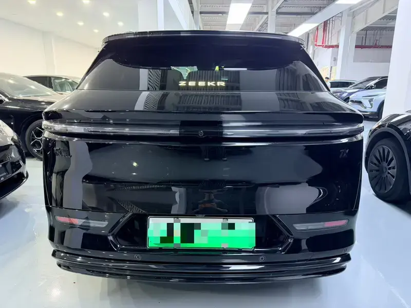 2025 Zeekr 7X с пробегом 30 000 км