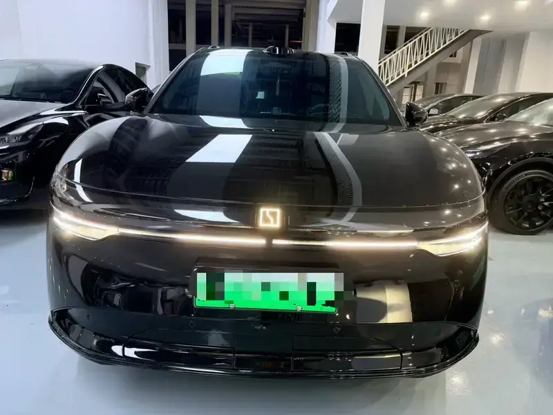 2025 Zeekr 7X с пробегом 30 000 км
