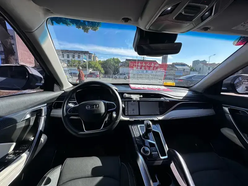 2022 Geely Atlas Pro с пробегом 70 000 км