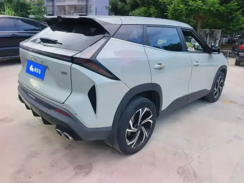 2023 Geely Atlas Pro с пробегом 31 000 км