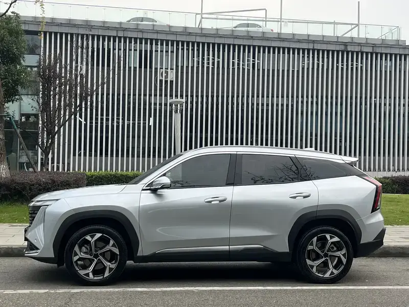 2023 Geely Boyue L с пробегом 24 000 км