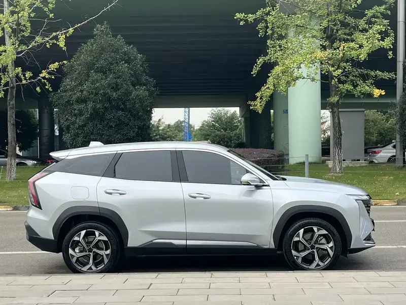 2023 Geely Boyue L с пробегом 24 000 км