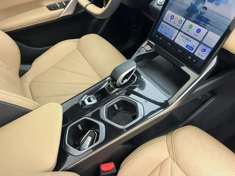 2023 Geely Boyue L с пробегом 24 000 км