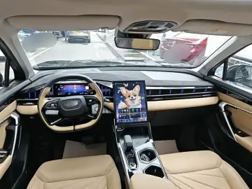 2023 Geely Boyue L с пробегом 20 700 км