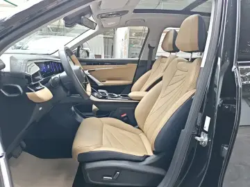 2023 Geely Boyue L с пробегом 20 700 км