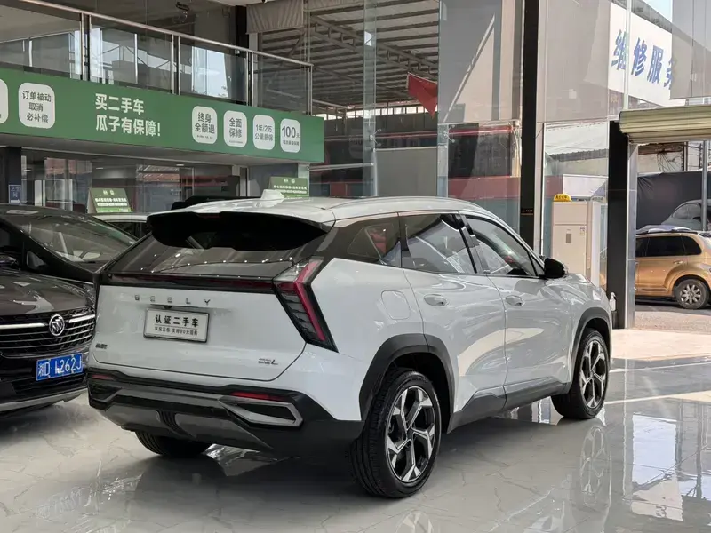 2023 Geely Boyue L с пробегом 17 400 км