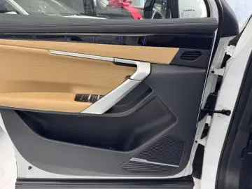 2023 Geely Boyue L с пробегом 17 400 км