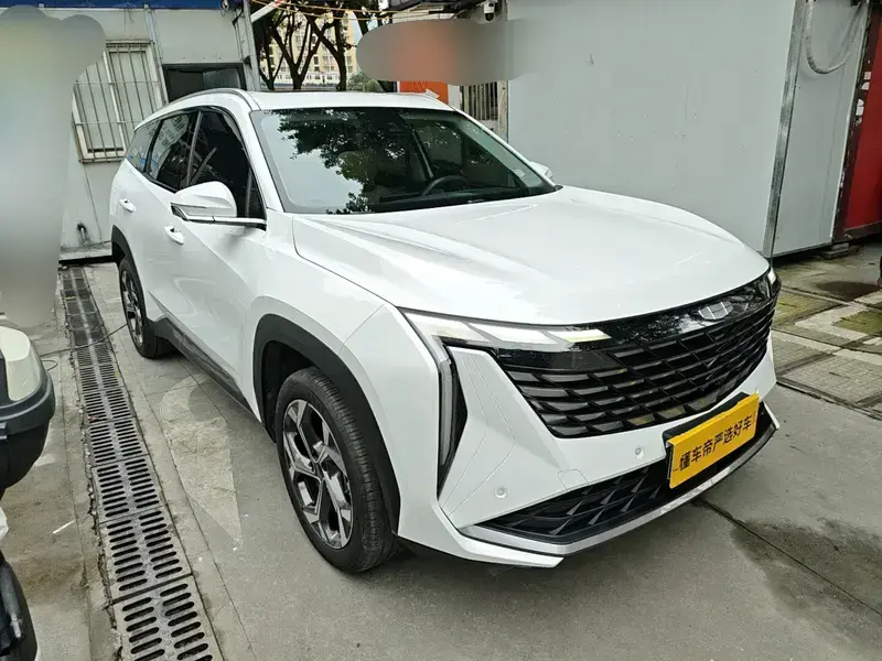 2023 Geely Boyue L с пробегом 27 800 км