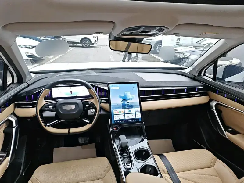 2023 Geely Boyue L с пробегом 27 800 км