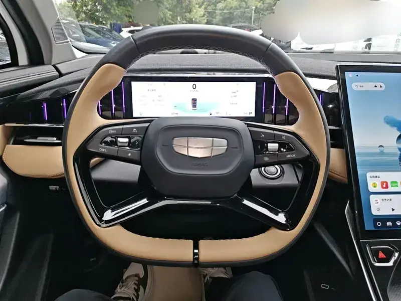 2023 Geely Boyue L с пробегом 27 800 км