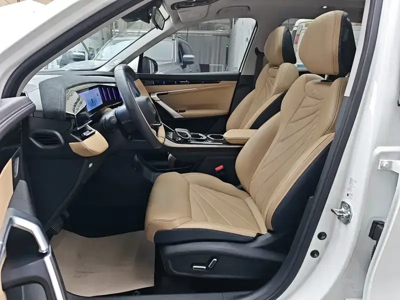 2023 Geely Boyue L с пробегом 27 800 км