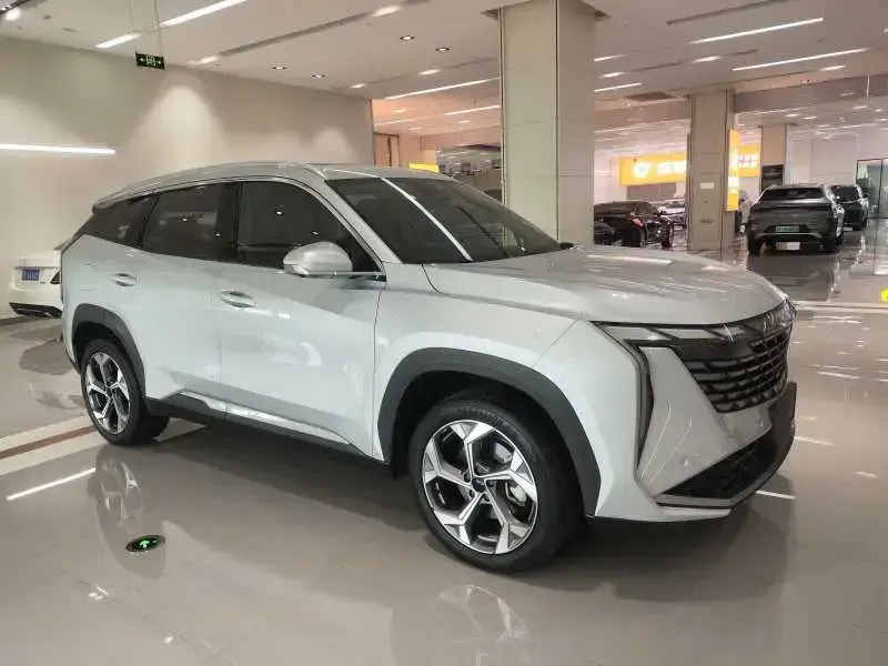2023 Geely Boyue L с пробегом 51 000 км