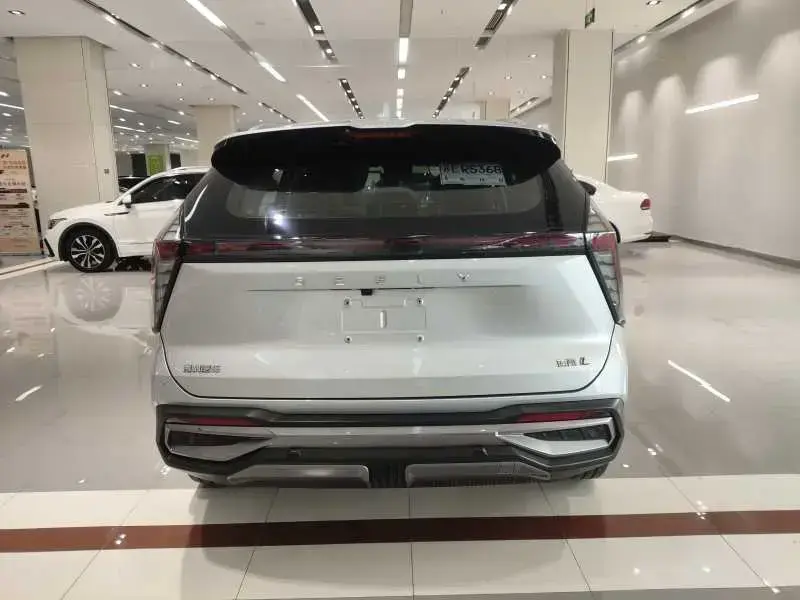2023 Geely Boyue L с пробегом 51 000 км