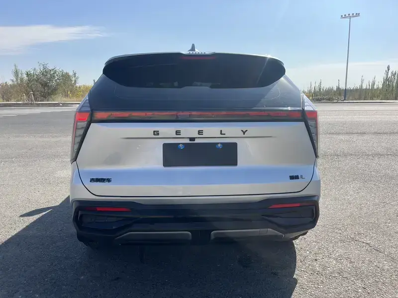 2023 Geely Boyue L с пробегом 11 000 км