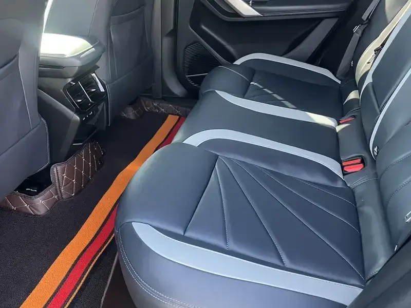 2023 Geely Boyue L с пробегом 11 000 км