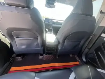 2023 Geely Boyue L с пробегом 11 000 км