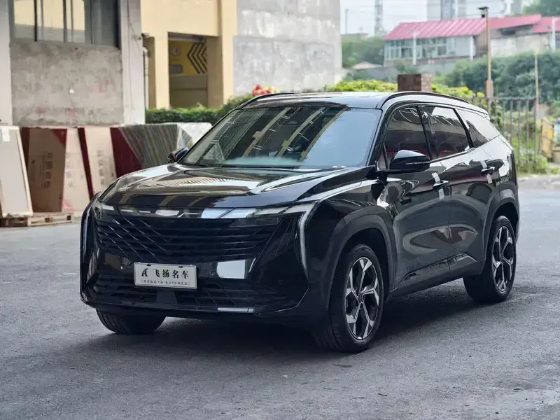 2023 Geely Boyue L с пробегом 18 000 км