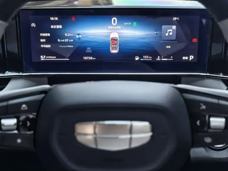 2023 Geely Boyue L с пробегом 18 000 км