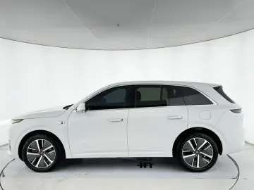 2024 Li Auto (Lixiang) L6 с пробегом 5 000 км