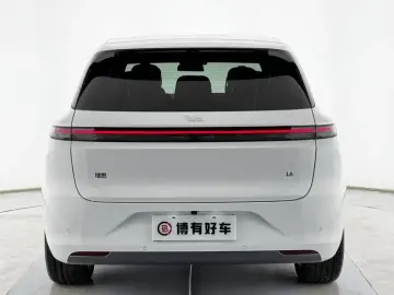 2024 Li Auto (Lixiang) L6 с пробегом 5 000 км