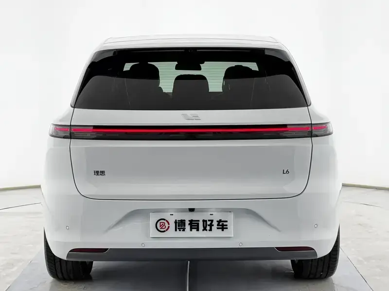 2024 Li Auto (Lixiang) L6 с пробегом 5 000 км