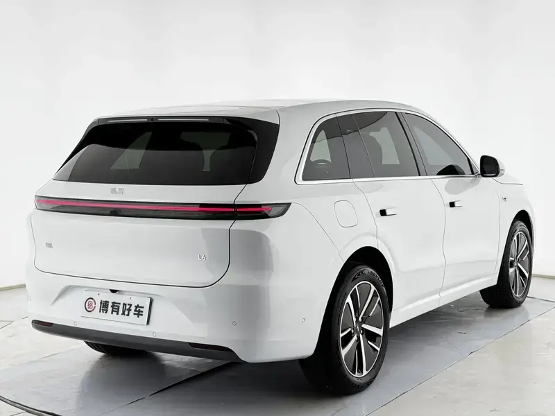 2024 Li Auto (Lixiang) L6 с пробегом 5 000 км