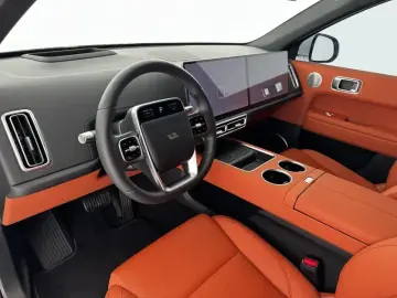 2024 Li Auto (Lixiang) L6 с пробегом 5 000 км