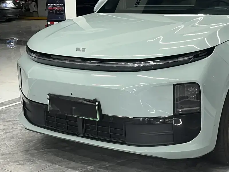 2025 Li Auto (Lixiang) L6 с пробегом 20 000 км