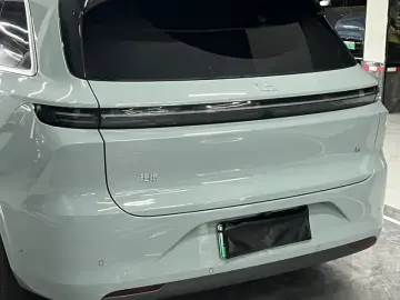 2025 Li Auto (Lixiang) L6 с пробегом 20 000 км