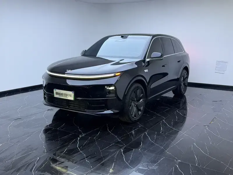 2025 Li Auto (Lixiang) L6 с пробегом 32 000 км