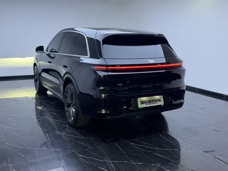 2025 Li Auto (Lixiang) L6 с пробегом 32 000 км