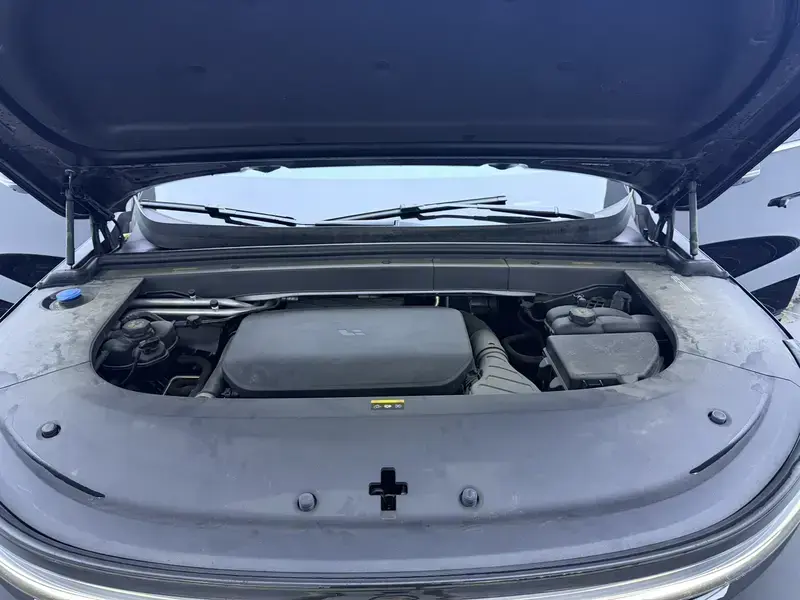2025 Li Auto (Lixiang) L6 с пробегом 32 000 км