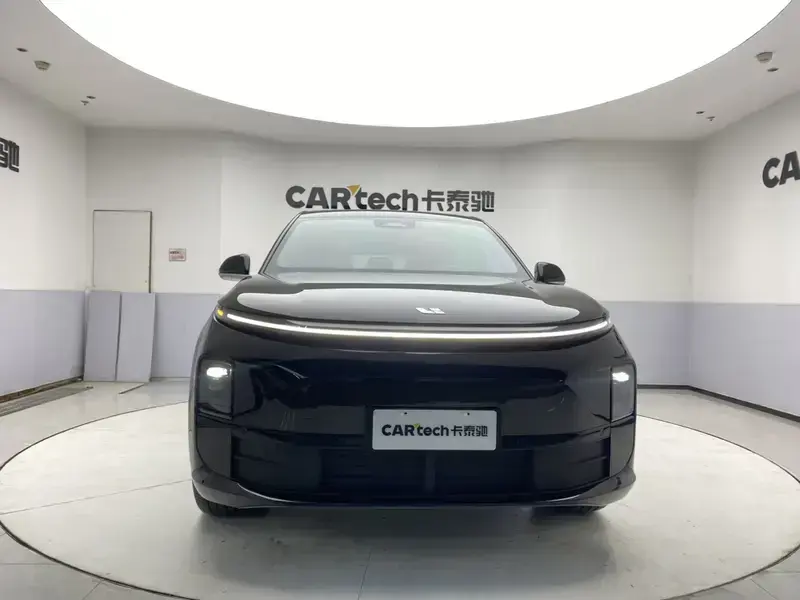 2024 Li Auto (Lixiang) L6 с пробегом 23 000 км