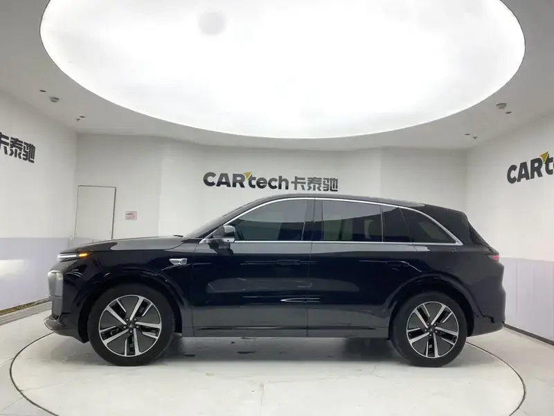 2024 Li Auto (Lixiang) L6 с пробегом 23 000 км