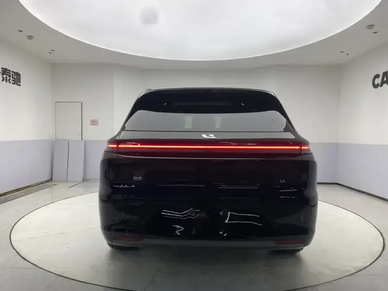 2024 Li Auto (Lixiang) L6 с пробегом 23 000 км