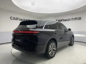 2024 Li Auto (Lixiang) L6 с пробегом 23 000 км