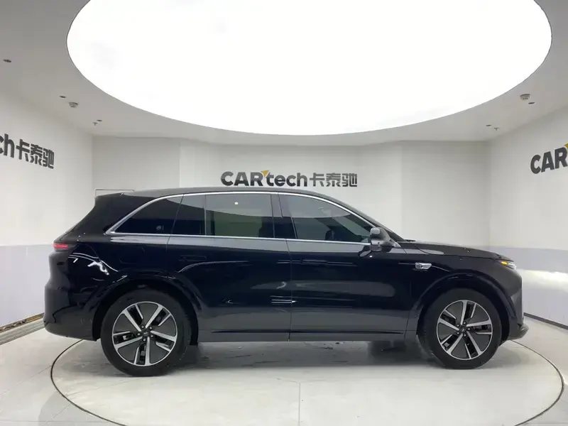 2024 Li Auto (Lixiang) L6 с пробегом 23 000 км