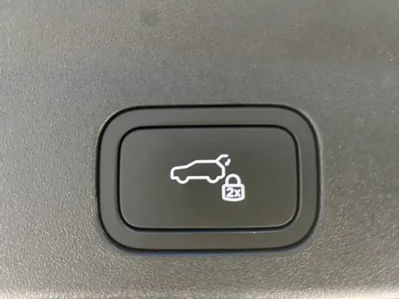 2024 Li Auto (Lixiang) L6 с пробегом 23 000 км
