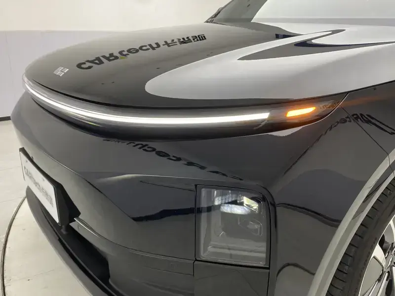 2024 Li Auto (Lixiang) L6 с пробегом 23 000 км