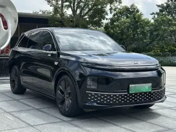 2024 Li Auto (Lixiang) L6 с пробегом 30 000 км