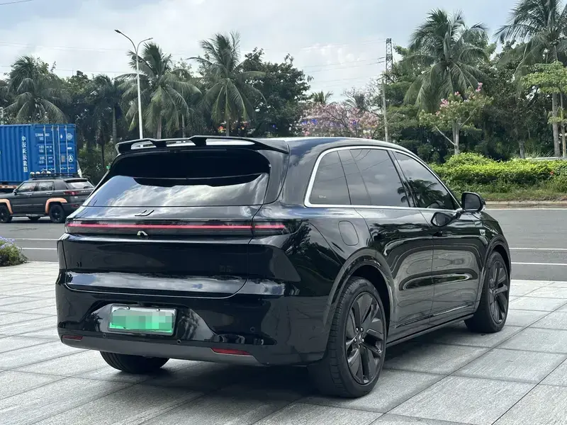 2024 Li Auto (Lixiang) L6 с пробегом 30 000 км