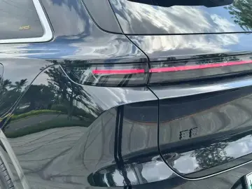 2024 Li Auto (Lixiang) L6 с пробегом 30 000 км