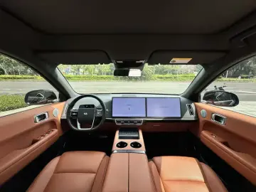 2024 Li Auto (Lixiang) L6 с пробегом 30 000 км