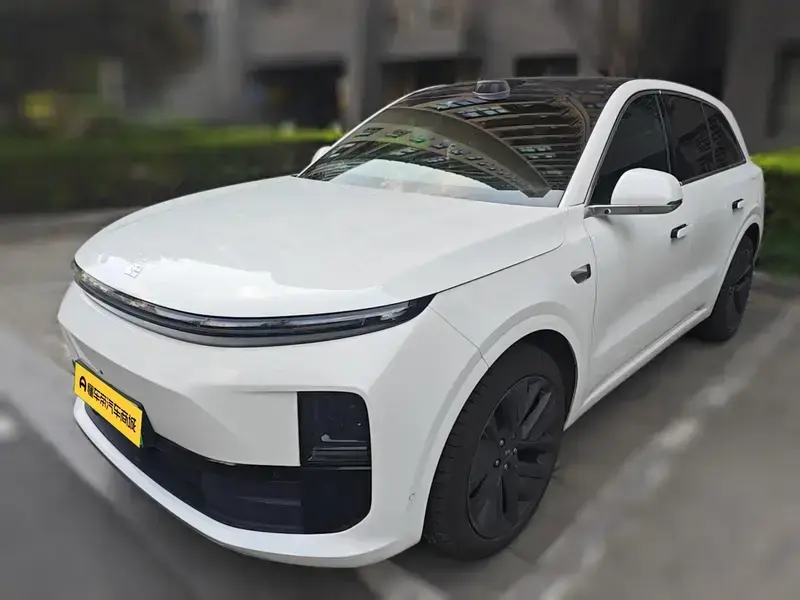 2024 Li Auto (Lixiang) L6 с пробегом 21 300 км