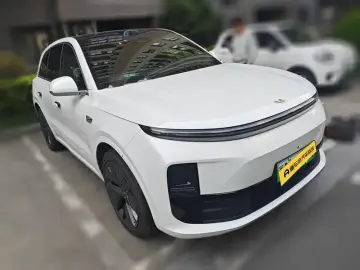 2024 Li Auto (Lixiang) L6 с пробегом 21 300 км
