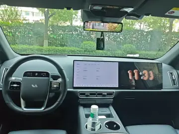 2024 Li Auto (Lixiang) L6 с пробегом 21 300 км