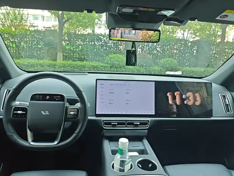 2024 Li Auto (Lixiang) L6 с пробегом 21 300 км