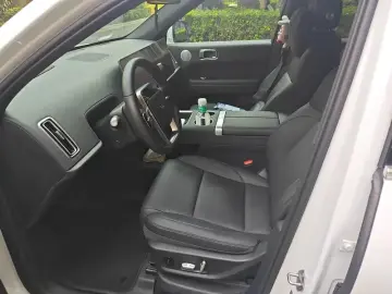 2024 Li Auto (Lixiang) L6 с пробегом 21 300 км